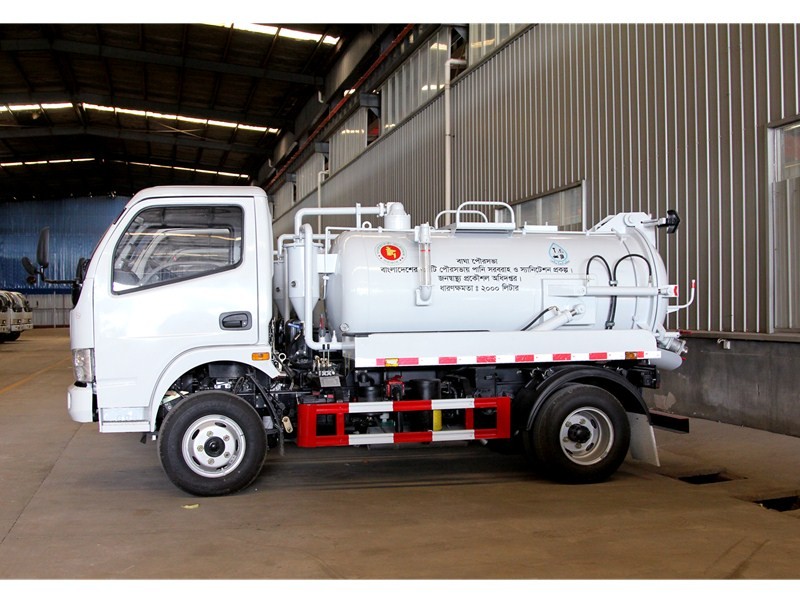 DONGFENG 2cbm Vacuum Sewage Suction Truck