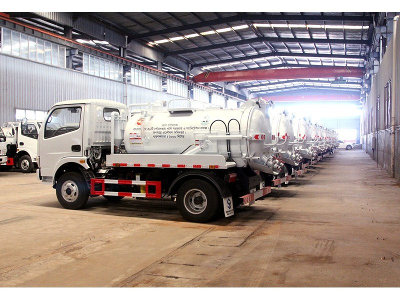 DONGFENG 2cbm Vacuum Sewage Suction Truck