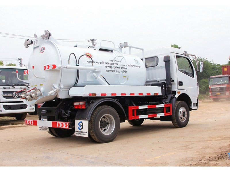 DONGFENG 3cbm Vacuum Sewer Cleaning Sucking Trucks