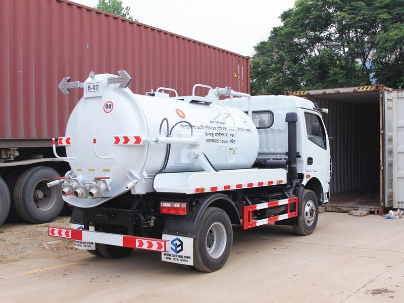 DONGFENG 3cbm Vacuum Sewer Cleaning Sucking Trucks