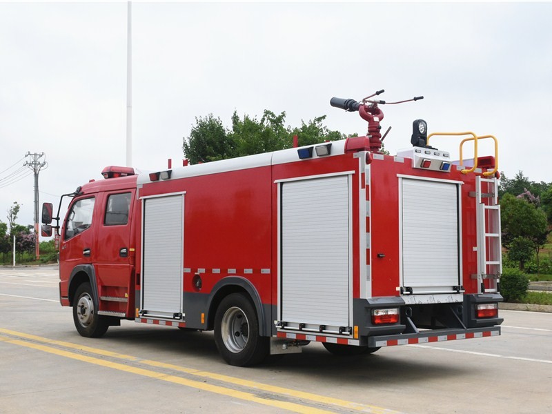 DONGFENG 4cbm Water Tank Fire Fighting Truck