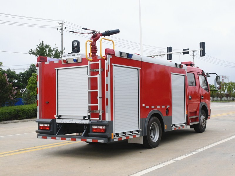 DONGFENG 4cbm Water Tank Fire Fighting Truck