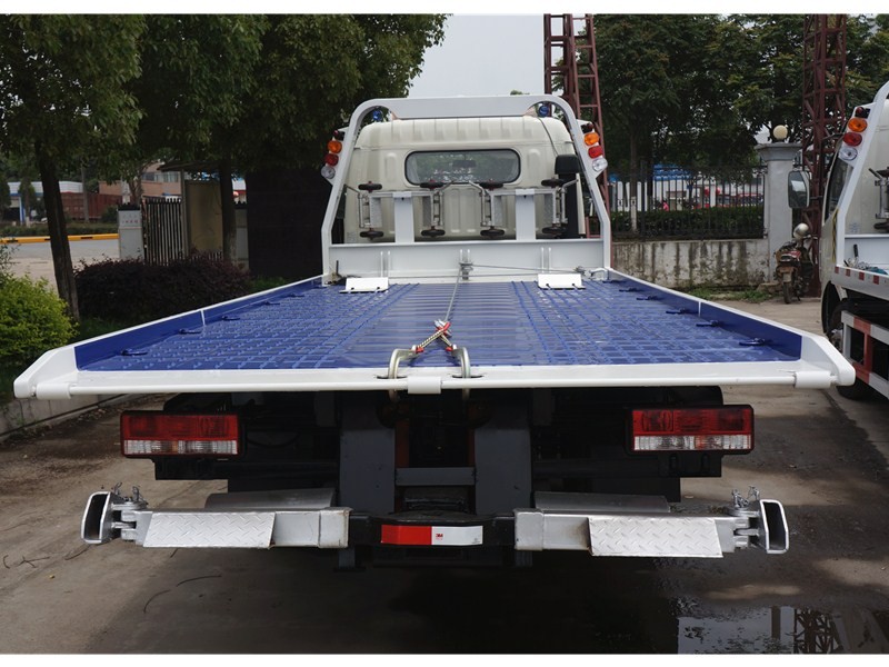 DONGFENG 4 ton Flatbed Towing Truck