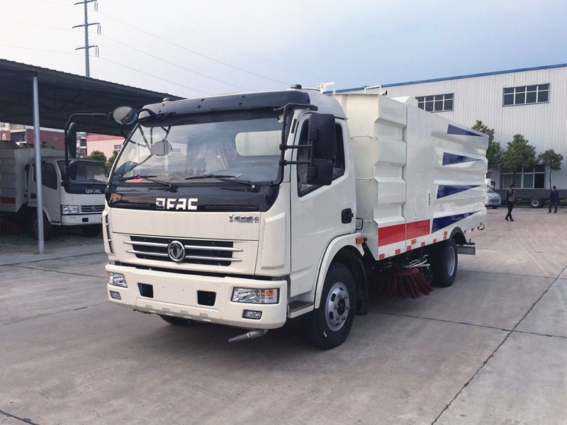 CLEANING SWEEPER TRUCK