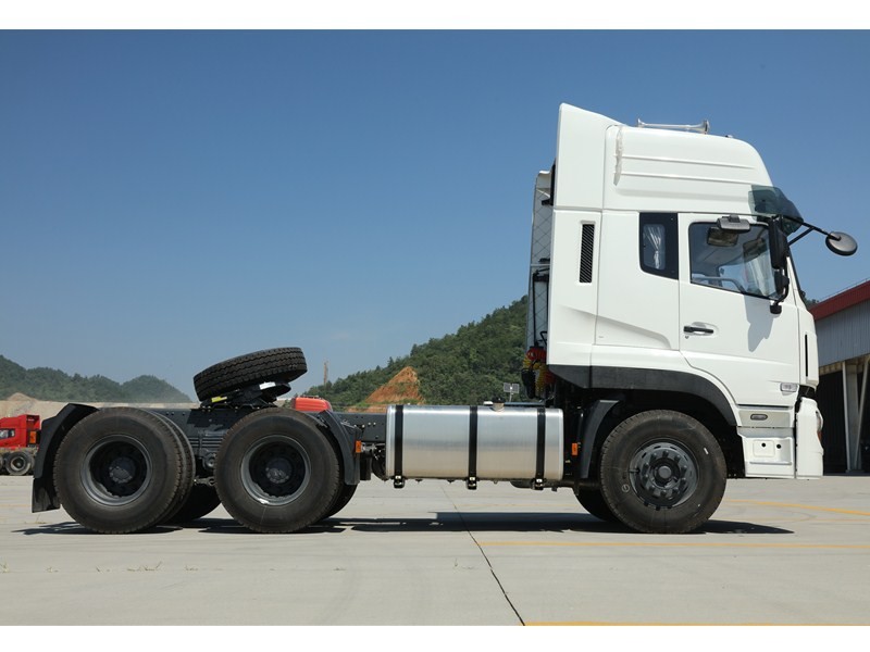 DONGFENG 375HP High-roof Tractor Head