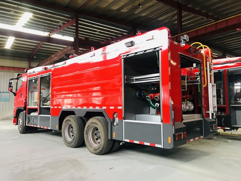 ISUZU 12cbm Water Foam Tank Fire Truck