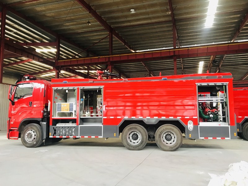 ISUZU 12cbm Water Foam Tank Fire Truck