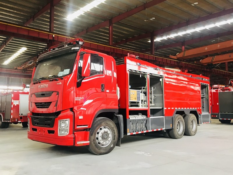 ISUZU 12cbm Water Foam Tank Fire Truck