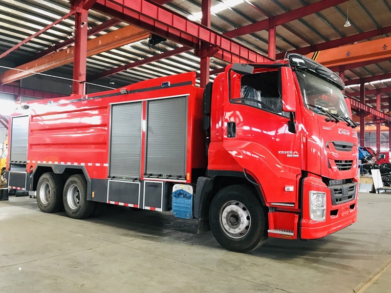 ISUZU 12cbm Water Foam Tank Fire Truck