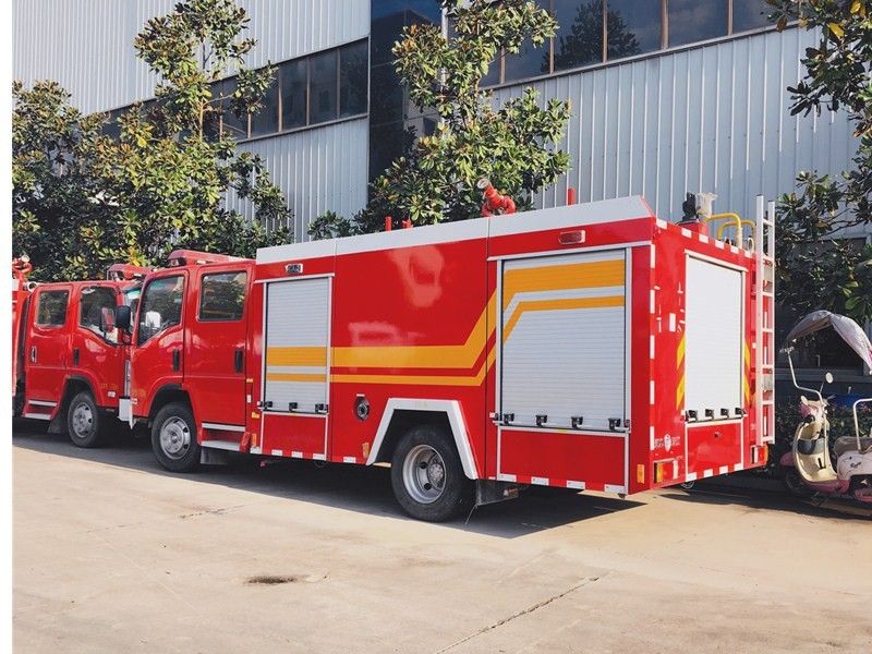 ISUZU 4cbm Fire Fighting Truck