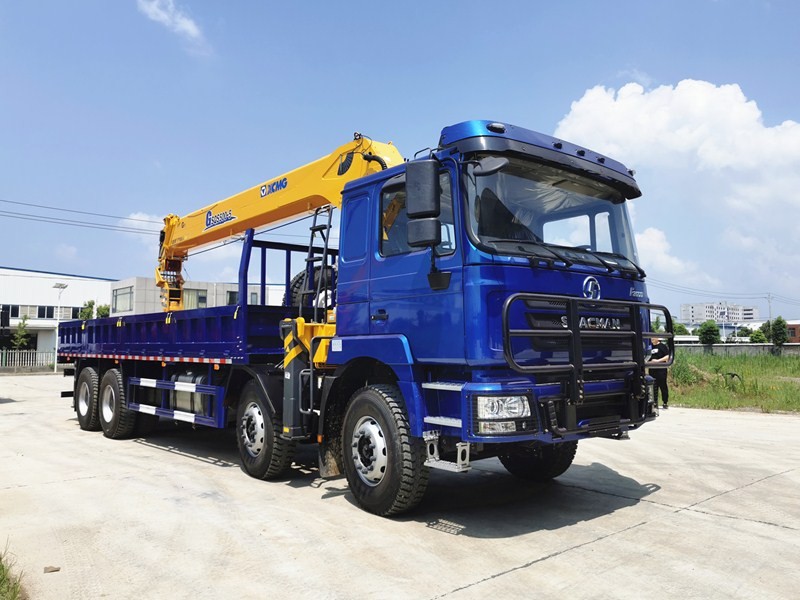 SHACMAN F3000 Truck with Crane