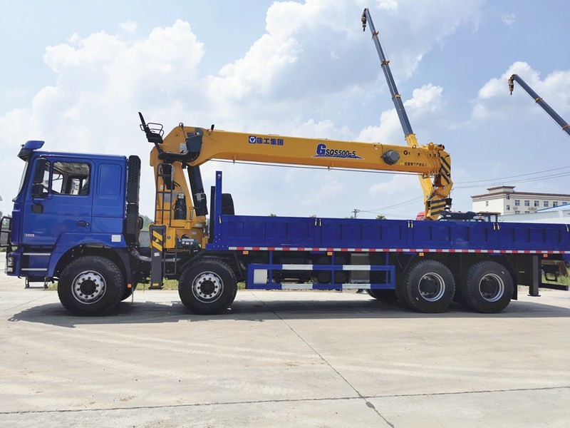 SHACMAN F3000 Truck with Crane