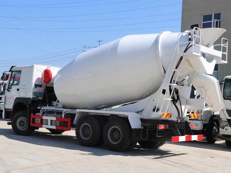 SINOTRUK HOWO 8-10cbm Mobile Mixer Truck